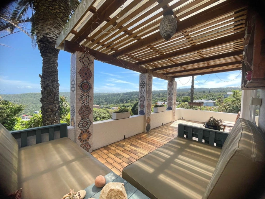 8 Bedroom Property for Sale in Herolds Bay Western Cape